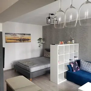 https://sunset-bucharest.bucharesthotelsnow.com